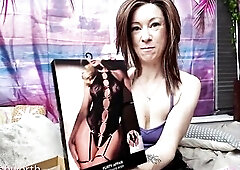 An Ann Summers parcel turned up with a small in number crotchless bodysuits and a collar in it. The collar's no thing particular. Plain, with a r