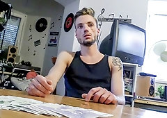 Shredded bottom eats ass and gets fucked in the ass too