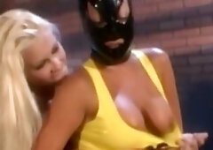 Superb queen bee's oral video