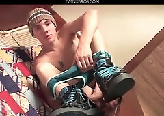 Blinx Jacking On The Mantel