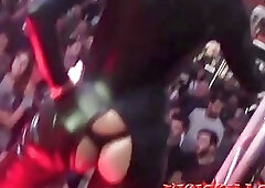 lludy in live sex show