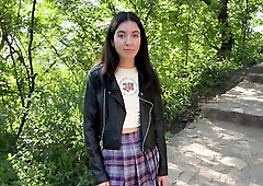 Eager Cumwalk in Public Park Full of People - Public Oral pleasure Flashing Upskirt