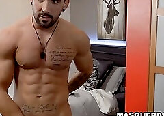 Zack Lemec breeds his pillow and gives his cock intense stroking