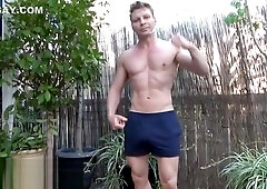 Training Gym then Flex in Aussie Back yard Free balling Muscle Pump Video