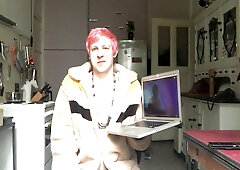 Teen Is Always Hungry For Raw 10-pounder