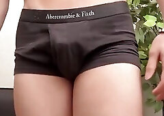 Muscled Japanese Guy Gets Blowjob