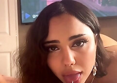 Layladeline Gives A Blowjob To Her BF’s Cock Onlyfans