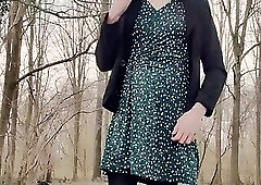 Annemieke public pee in the park