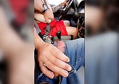 I jerk off my dude whilst driving