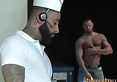 Muscular dude rimming hunks ass