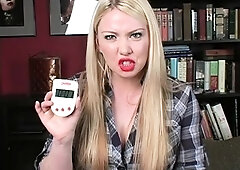 Close up MILF masturbation