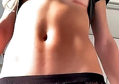 Tall babe no hands cum