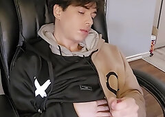Scorching Lad masturbates his boner in sofa