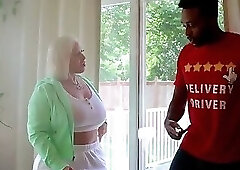 Mzdani fucking the DoorDash delivery guy