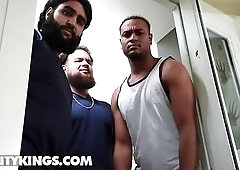 REALITY KINGS - Sultry Sweethearts Luna Luxe & Keisha Grey Score Large In A Frat Abode With Sexy Nerd Parker