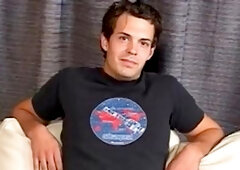 Solo: Undressing Enrico, piece by piece