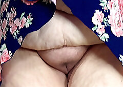 Big juicy arse mature bbw maid lady cleaning office and flashing her pussy