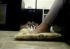 Lady Aisha in Footstool
