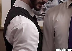 DILF Tucker Barrett slurps Ethan Tate warm semen