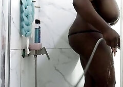 I'm getting screwed in the bath, my chap won't let me, I wanna screw all the time.