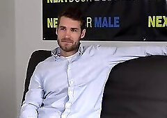 Solo set by newcomer but handsome as fuck guy