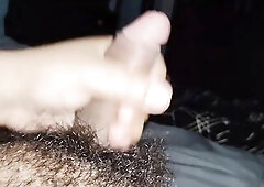 Me la jalo por primera vez para un vídeo y muestro poco culo