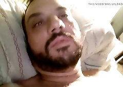 Amateur mature bear Sexybear_Wolf enjoys some hot gay action and cum