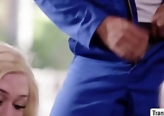 TBabe Jenna Gargles and TGirl Izzy Wilde both gets fuck by a guy