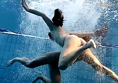 Underwater Show - lesbians video